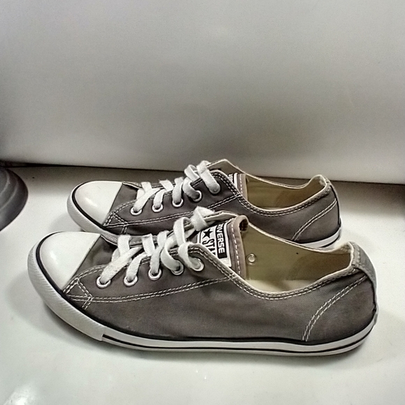 Converse Chuck Taylor All Star Low Top Shoes Women's sz 7. - Picture 3 of 10